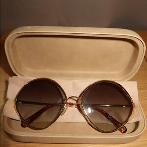 Elegant Chloé Gold Frame Sunglasses